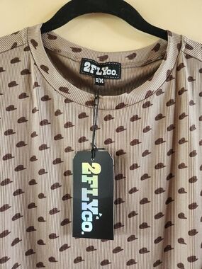 2Fly Howdy Dotty Tee. Brown  Hat Ribbed Tee. Nwt